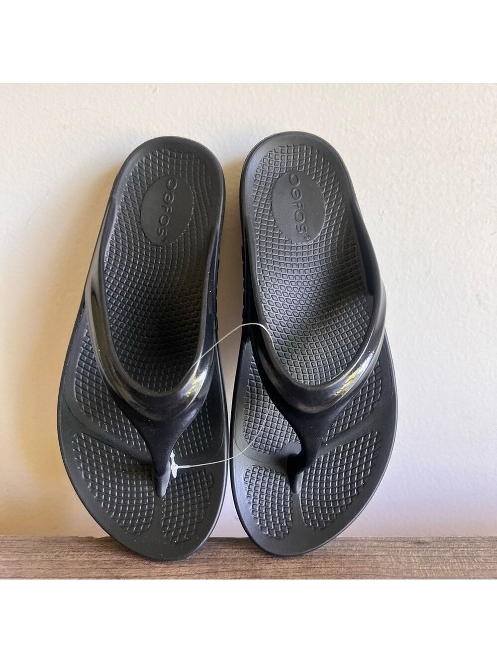 Oofos OOLaLa Women's Black Recovery Sandal Size 6 - Picture 6 of 8